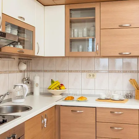 Apartman Location Split